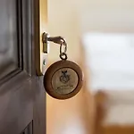 Révész Hotel, Restaurant&rosa Hotel