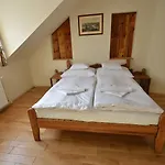 Revesz Hotel, Restaurant And Rosa Ξενοδοχείο Γκιόρ