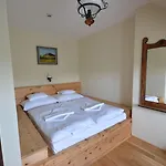 Ξενοδοχείο Revesz Hotel, Restaurant And Rosa 3*
