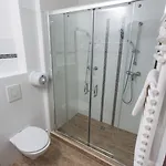 Ξενοδοχείο Revesz Hotel, Restaurant And Rosa 3*