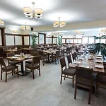 Revesz Hotel, Restaurant And Rosa Ξενοδοχείο Γκιόρ