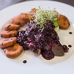 Revesz Hotel, Restaurant And Rosa 3*