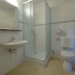 Ξενοδοχείο Revesz Hotel, Restaurant And Rosa 3*