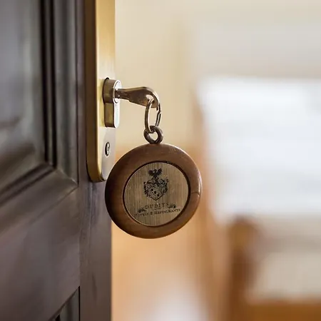 Revesz Hotel, Restaurant And Rosa Отель