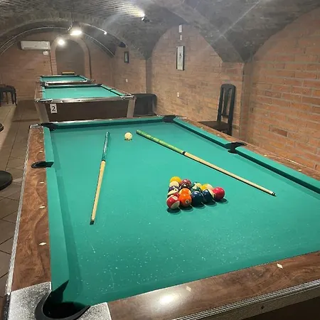 Révész Hotel, Restaurant&rosa Szálloda 3*