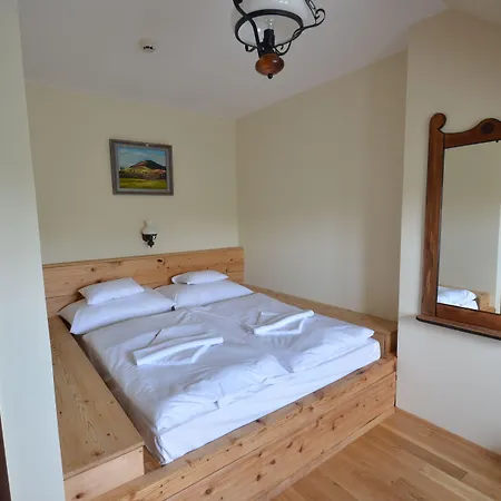 Hotel Revesz Hotel, Restaurant And Rosa 3*