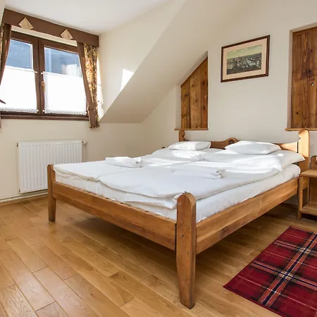 Revesz Hotel, Restaurant And Rosa Hotel