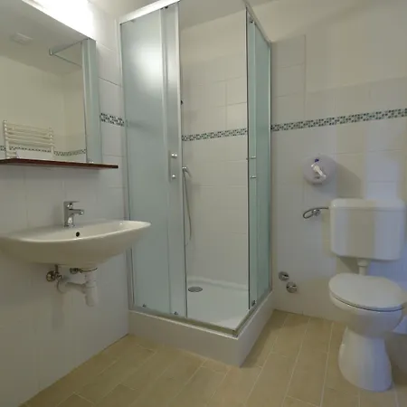 Hotel Revesz Hotel, Restaurant And Rosa 3*