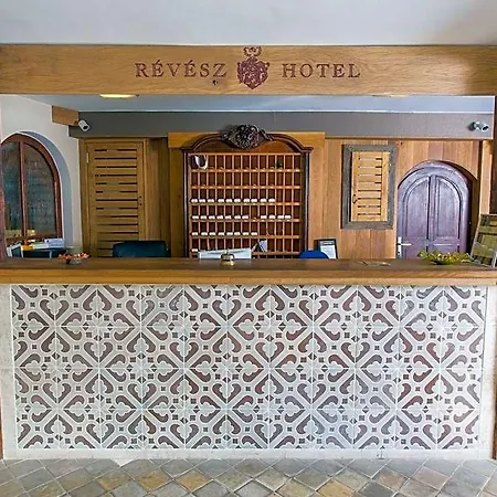 Hotel Revesz Hotel, Restaurant And Rosa