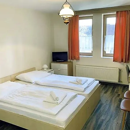 Révész Hotel, Restaurant&rosa 3* Győr