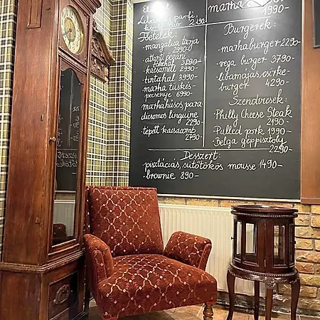 Révész Hotel, Restaurant&rosa Hotel 3*