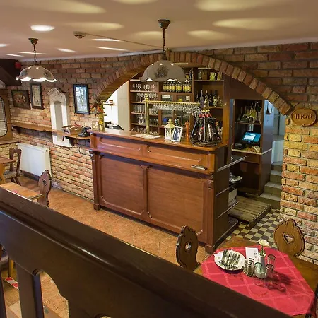 Révész Hotel, Restaurant&rosa Hotel 3*