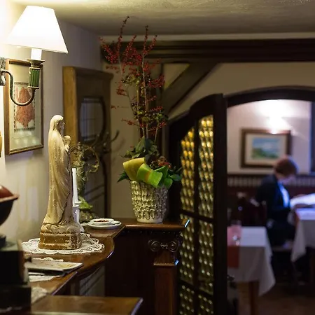Révész Hotel, Restaurant&rosa Hotel Győr