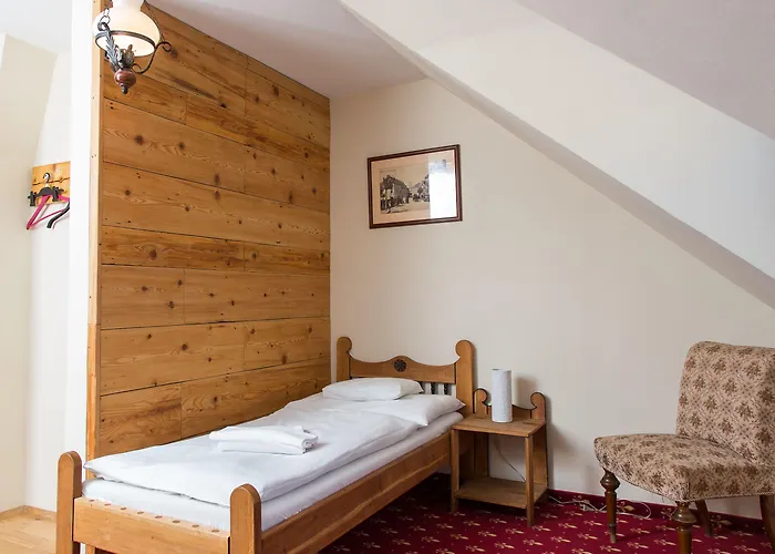 Ξενοδοχείο Revesz Hotel, Restaurant And Rosa 3*