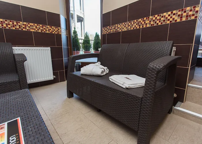 Hotel Revesz Hotel, Restaurant And Rosa