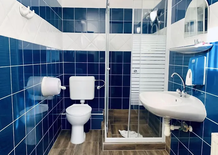 Ξενοδοχείο Revesz Hotel, Restaurant And Rosa 3*